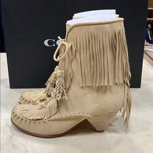 COACH 1941 SUE FRINGE BOOTIES IN LIGHT TAN SUEDE LACE UP FRONT SIZE 8